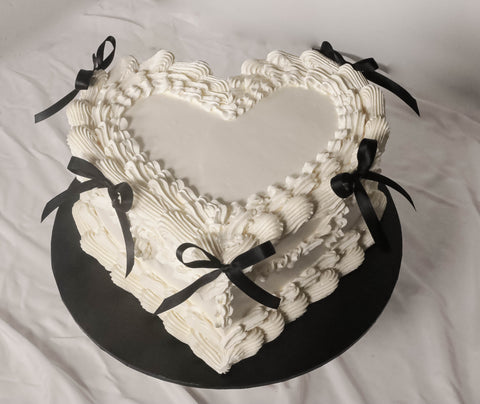 Heart Shaped Vintage Cake with Bows