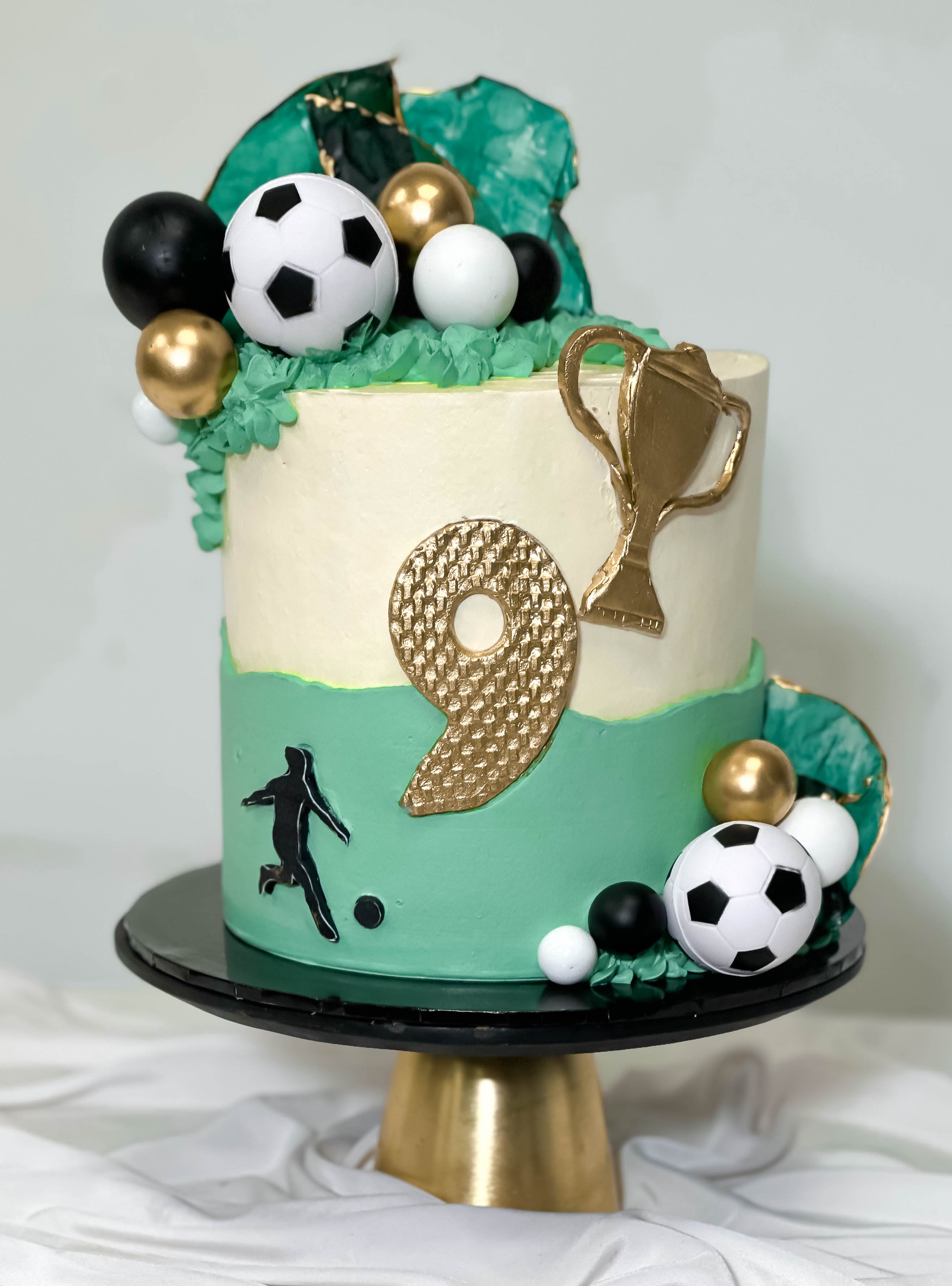 Football Themed Cake – Freddie's CakeShop